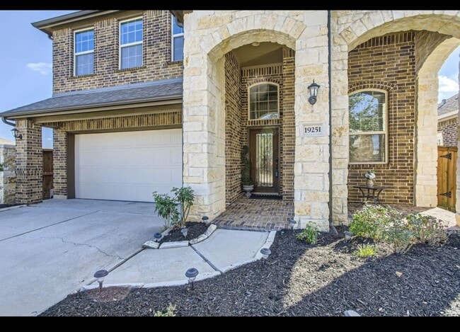 Building Photo - 19251 N Cottonwood Green Ln