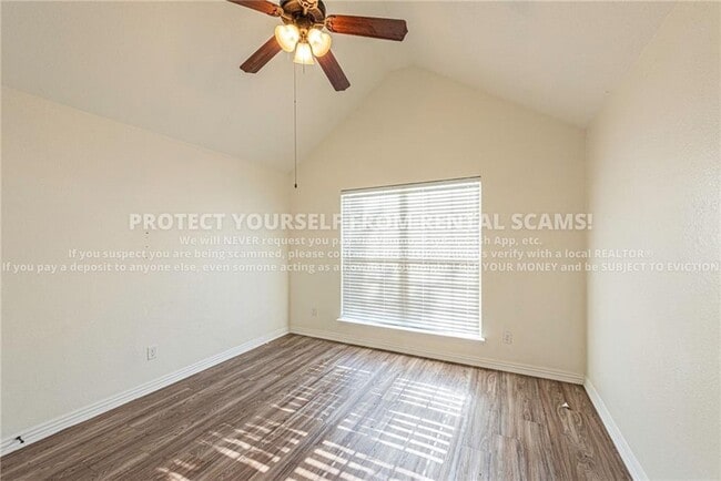 Building Photo - 1689 N Oakhaven Pl