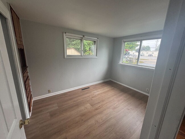 Building Photo - Montrose Rental That Fits Your Lifestyle