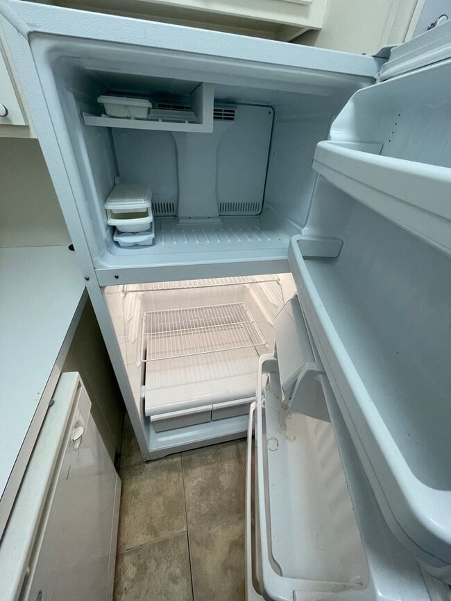 Building Photo - A one bedroom, one bath apartment located on the 5th floor of The Cairo in the heart of DuPont Ci...