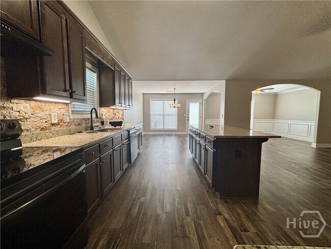 Building Photo - 140 Rolling Oaks Ln