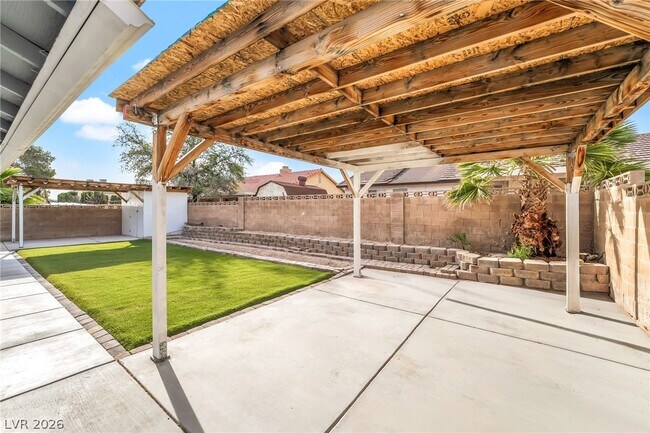 Building Photo - 731 Autumn Moon Dr