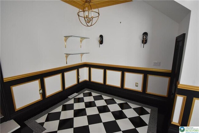 Building Photo - 100 N 4th St