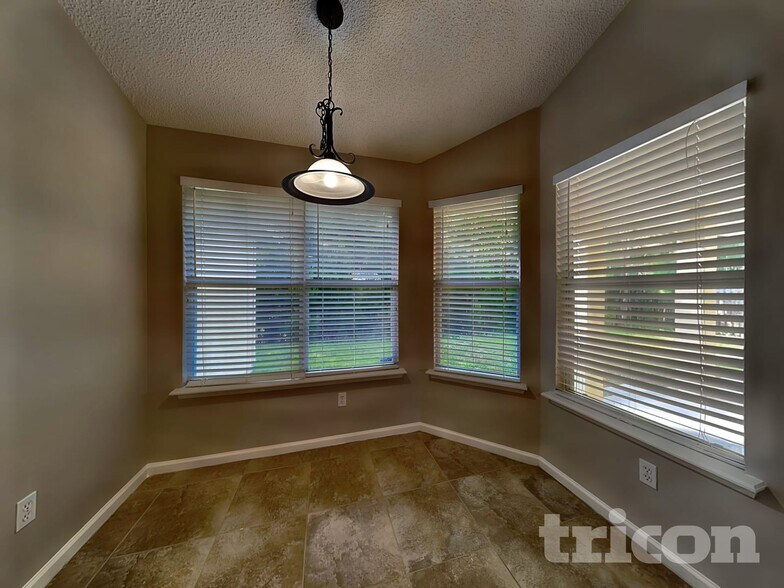 Building Photo - 2738 Ravine Hill Dr