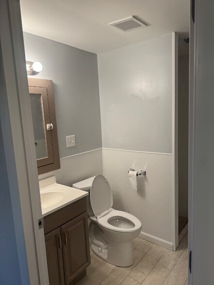 Building Photo - 2640 W 56th Ave