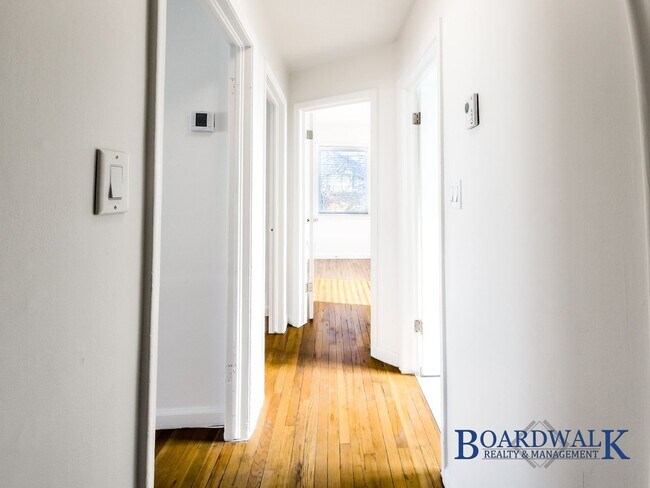 Building Photo - Spacious 4-Bed Home with Basement & Covered Patio