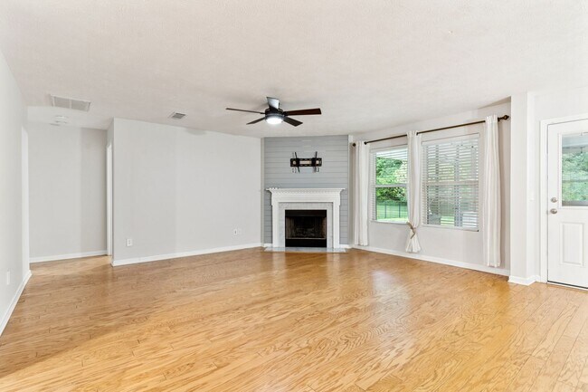 Building Photo - Amazing Home In Creekside Station