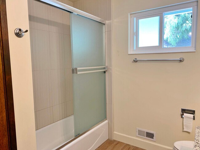 Building Photo - Single Story Country Home in Tres Pinos, Ca