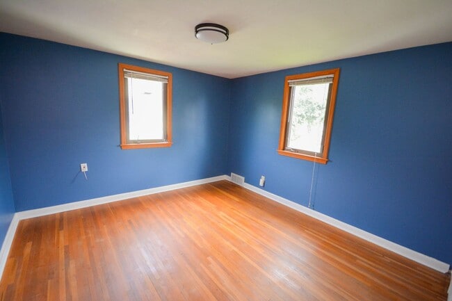 Building Photo - Beautiful 2-story home in Slatterly Park neighborhood!