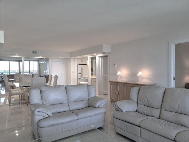 Building Photo - 4101 N Ocean Blvd