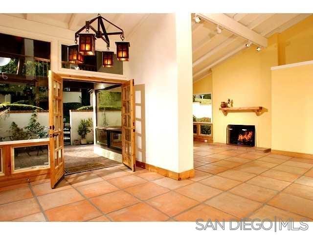 Building Photo - 16920 Via De Santa Fe