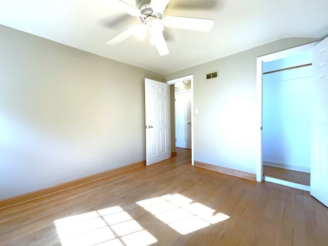 Building Photo - 1104/06 E Glendale Ave