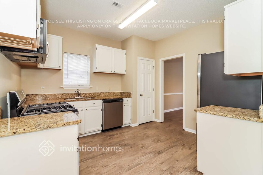 Building Photo - 1471 Chapel Hill Ln SW
