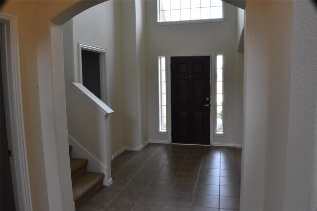 Building Photo - 24623 Forest Canopy Dr