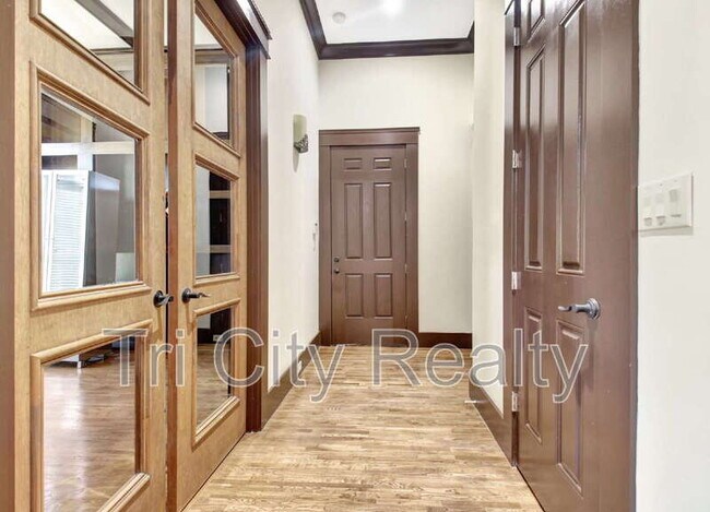Building Photo - 250 Moss Creek Walk