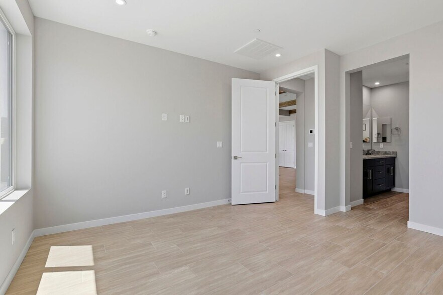 Building Photo - 943 Cumberwood Ct