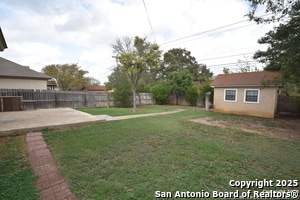 Building Photo - 1607 Pinetum Dr