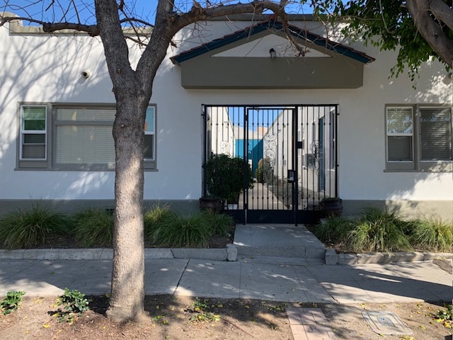 Primary Photo - 1114 Tamarind Ave