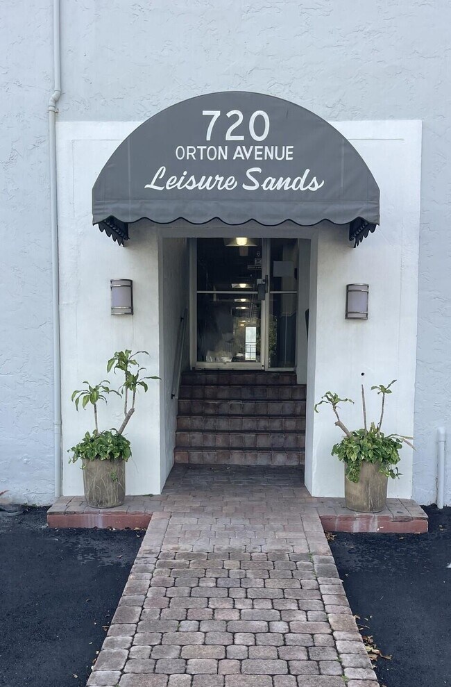 Building Photo - 720 Orton Ave