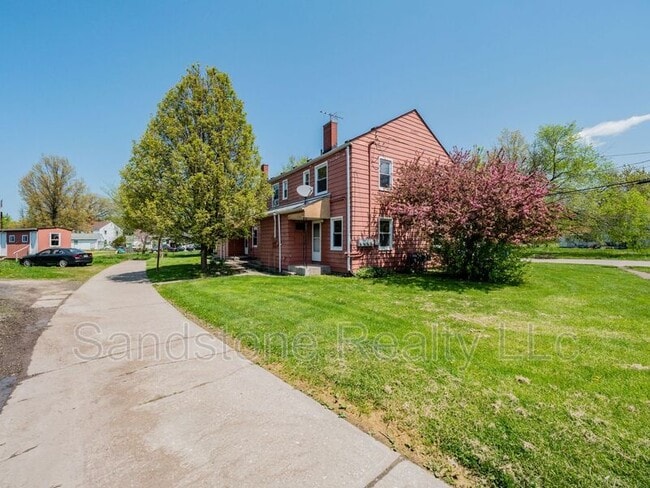 Building Photo - 956 N Central Dr