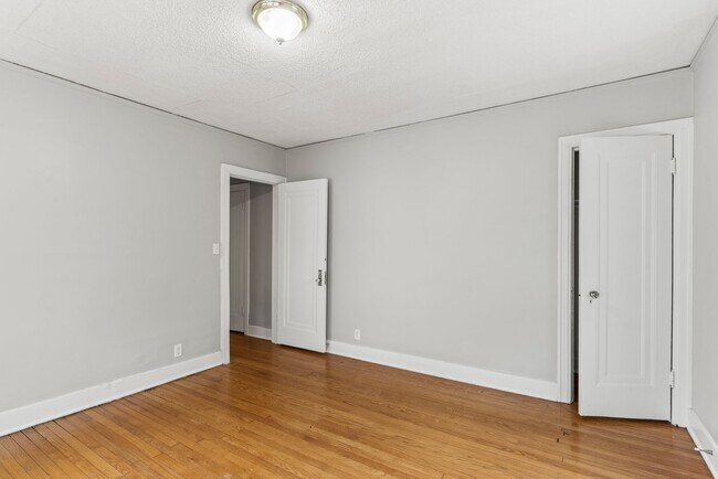 Building Photo - 5341 Holmes St