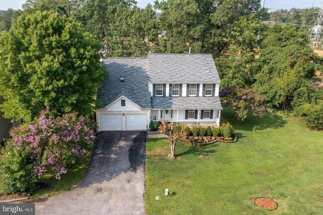 Building Photo - 15744 Beau Ridge Dr
