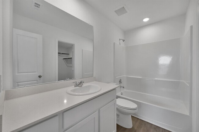 Building Photo - 21031 Longeni Dr