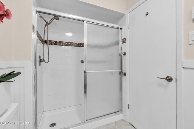 Building Photo - 218 Medford Ct