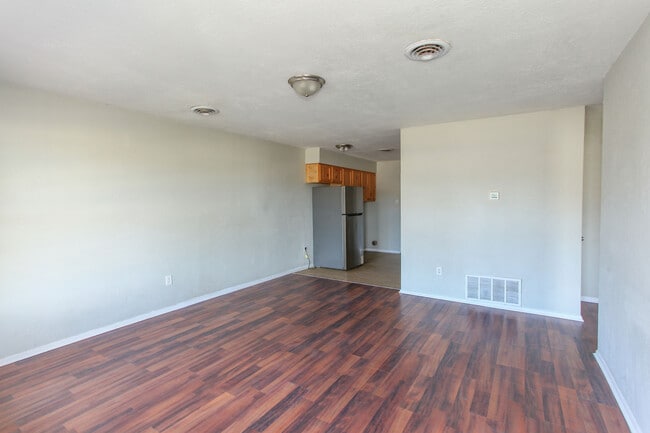 Building Photo - 1406 Goliad St
