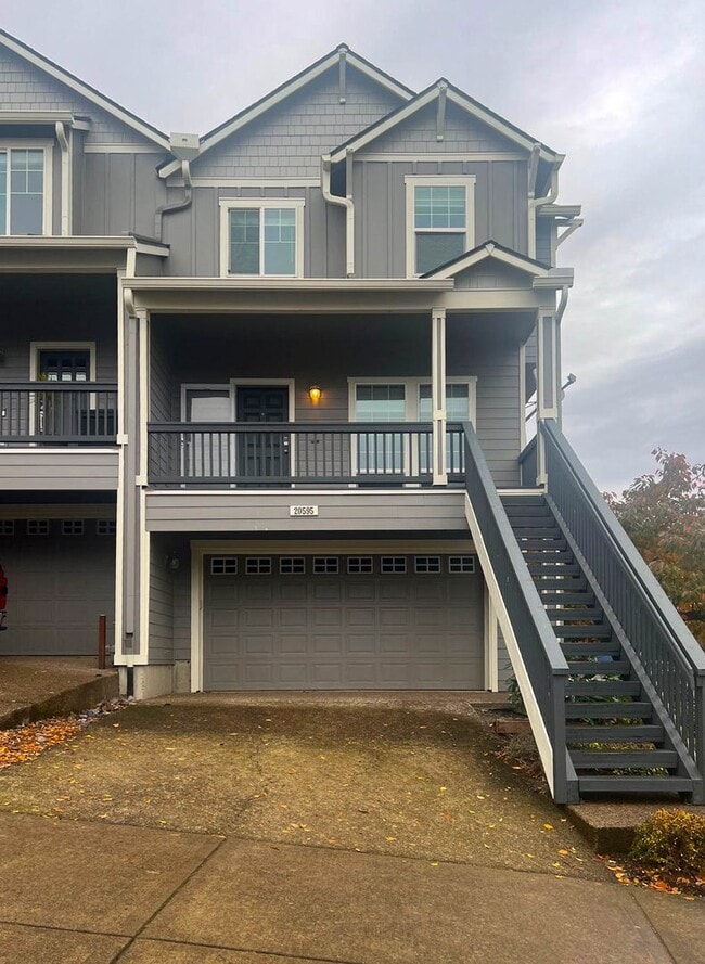 Building Photo - Beautiful West Linn Home in a Quiet, Desirable Neighborhood