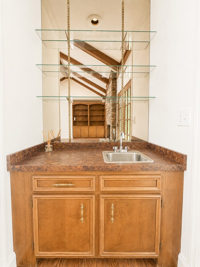 Building Photo - 9205 Whitegate Ct