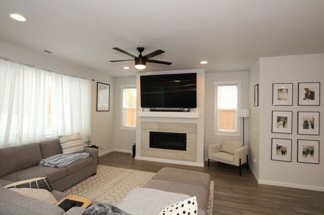 Building Photo - Stunning 3-Bedroom Gig Harbor Home with Bonus Room & A/C