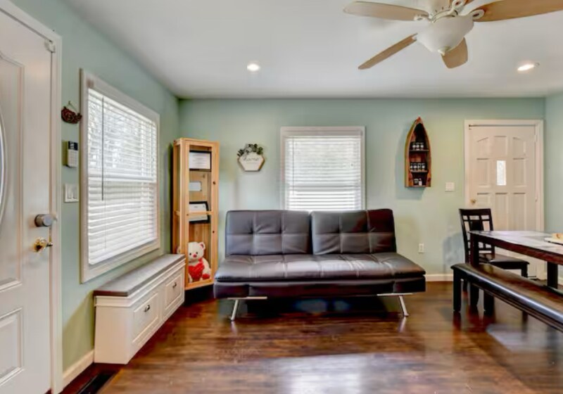 Building Photo - 2817 Evergreen Pl