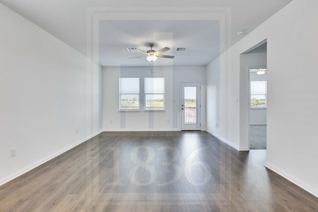 Building Photo - 837 Papaya Dr