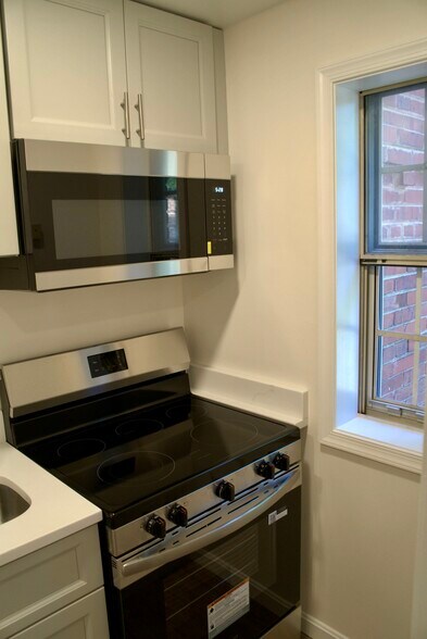 Building Photo - 1728 N Rhodes St