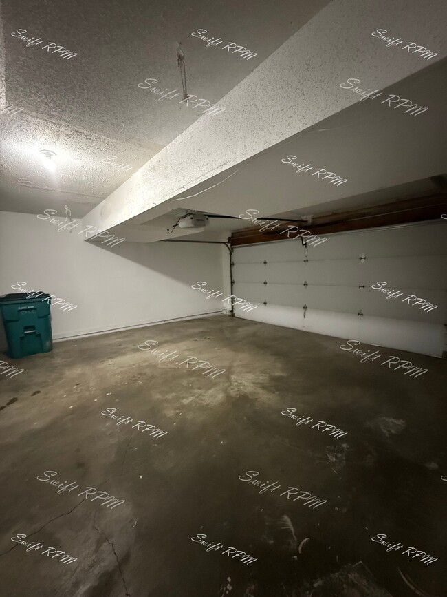 Building Photo - 8955 Hauser