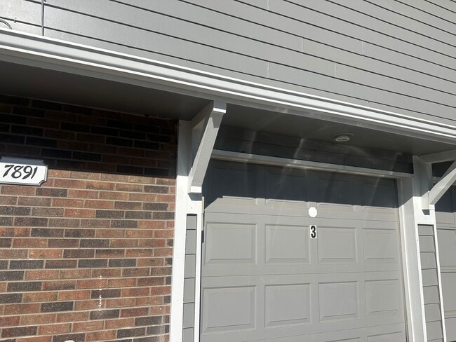 Building Photo - 7891 York St