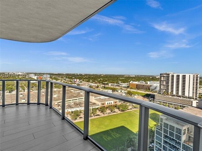 Building Photo - 121 NE 34th St