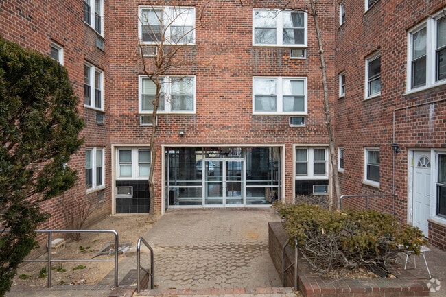 Entrance - 120 Clinton Ave