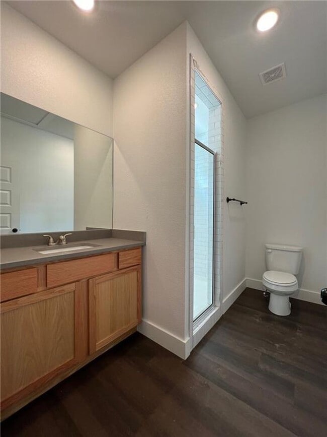 Building Photo - Nice Modern 1 bed 1 bath apartment in Fayetteville Near Campus