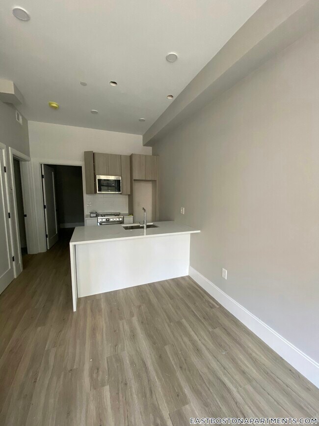 Building Photo - 66 Lubec St