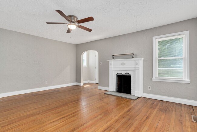 Building Photo - 141 Buckingham~Fayetteville, NC 28301