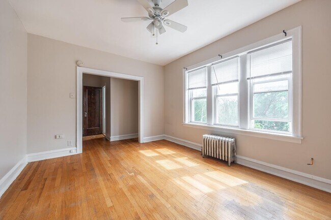 Building Photo - 1145 W Morse Ave