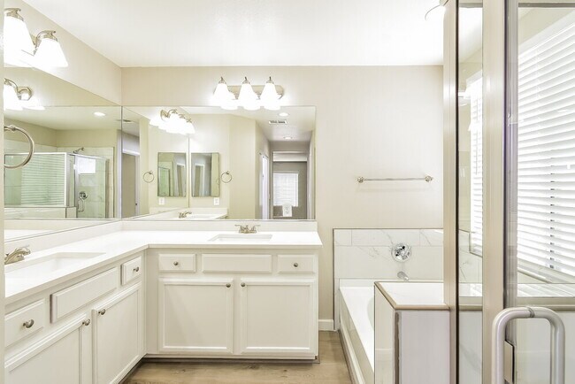 Building Photo - 4044 Companionship Ct