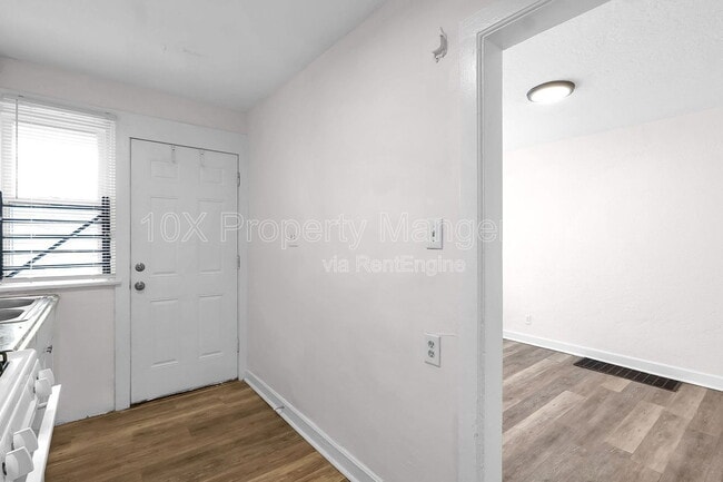 Building Photo - 940 Geers Ave