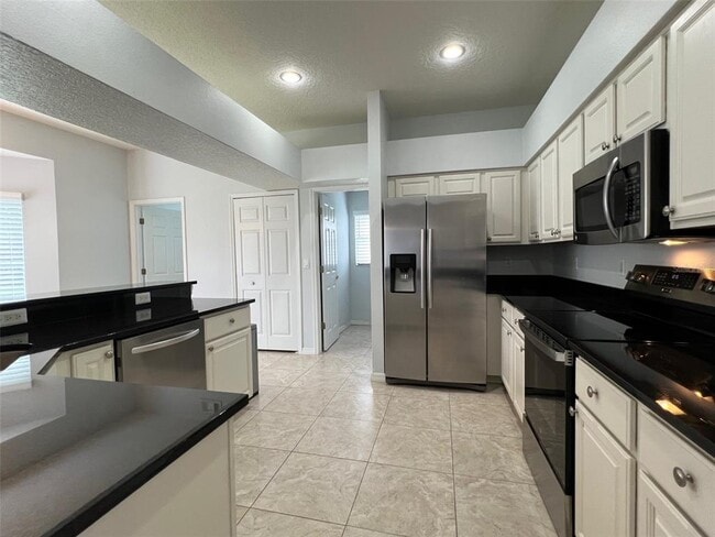 Building Photo - 1831 Abbots Hill Dr
