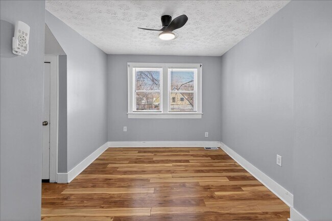 Building Photo - 408-408 N Parker Ave