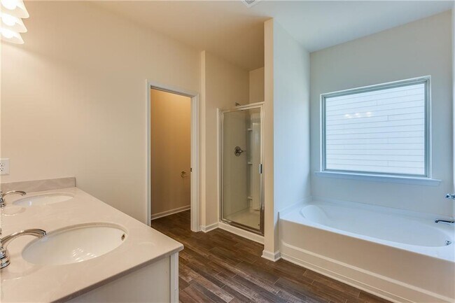 Building Photo - 5317 Burrus Ln