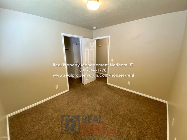 Building Photo - 2-bedroom 2 bath Home in Roy Now Available!!