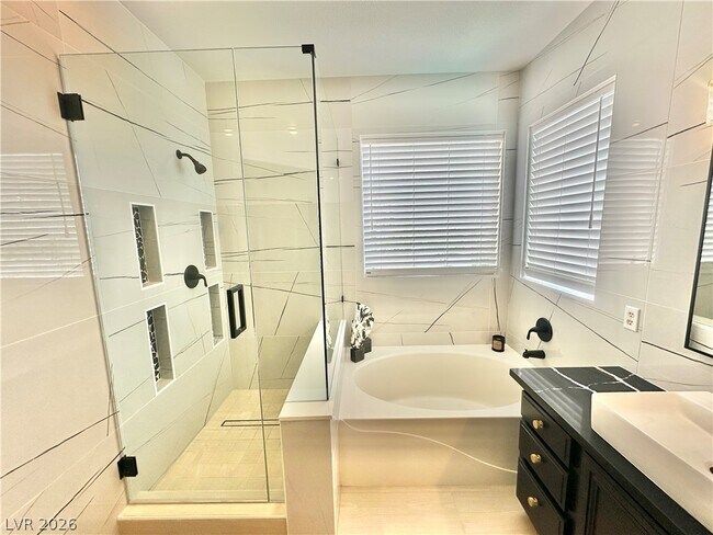 Building Photo - 10637 Turquoise Valley Dr